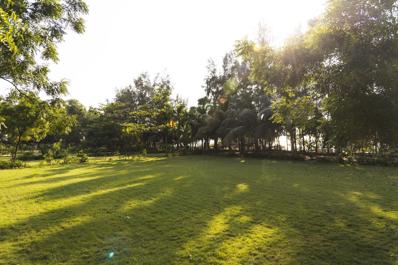 Rajhans Hotel & Resort Phalta Δωμάτιο φωτογραφία