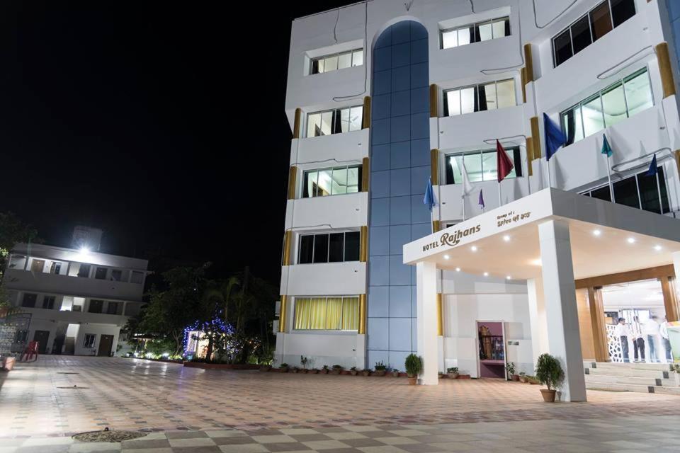 Rajhans Hotel & Resort Phalta Εξωτερικό φωτογραφία